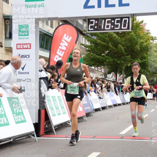 21.09.2025 - PSD Bank Halbmarathon Strokosch-Dieckow http://msf.ph/oto/8931659 21.09.2025 12:16:13 Ziel 2788, 3320, 3397, 3434 meine-sportfotos.de