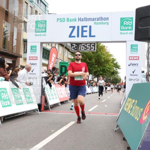 21.09.2025 - PSD Bank Halbmarathon Strokosch-Dieckow http://msf.ph/oto/8931707 21.09.2025 12:16:18 Ziel 1247, 2788, 3142, 3320, 3434 meine-sportfotos.de