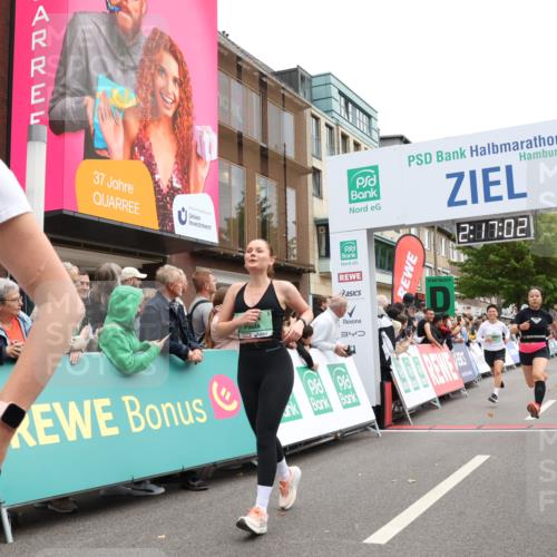21.09.2025 - PSD Bank Halbmarathon Strokosch-Dieckow http://msf.ph/oto/8931771 21.09.2025 12:16:25 Ziel 1247, 2608, 2788, 3142, 3366, 3425, 3824 meine-sportfotos.de