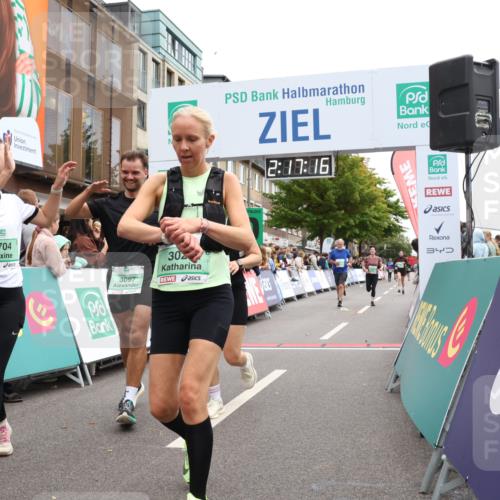 21.09.2025 - PSD Bank Halbmarathon Strokosch-Dieckow http://msf.ph/oto/8931883 21.09.2025 12:16:40 Ziel 1704, 2964, 3019, 3027, 3097, 3107, 3338, 3372, 3551 meine-sportfotos.de