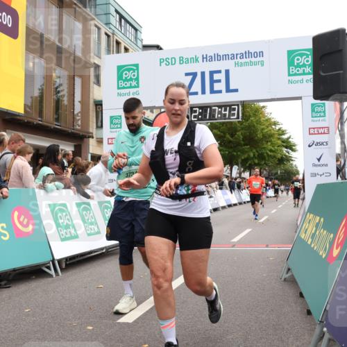 21.09.2025 - PSD Bank Halbmarathon Strokosch-Dieckow http://msf.ph/oto/8932076 21.09.2025 12:17:06 Ziel 1513, 1599, 2877, 3018, 3413, 3734, 3773, 3831 meine-sportfotos.de