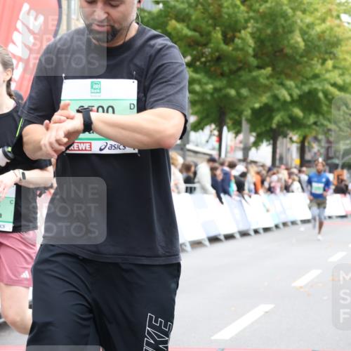 21.09.2025 - PSD Bank Halbmarathon Strokosch-Dieckow http://msf.ph/oto/8932128 21.09.2025 12:17:14 Ziel 1061, 2877, 3018, 3028, 3334, 3413, 3500 meine-sportfotos.de