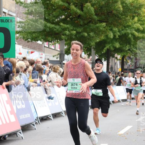 21.09.2025 - PSD Bank Halbmarathon Strokosch-Dieckow http://msf.ph/oto/8932146 21.09.2025 12:17:22 Ziel 1061, 1105, 3334, 3496, 3609, 3874, 4032 meine-sportfotos.de