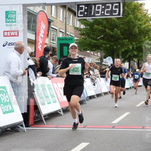 21.09.2025 - PSD Bank Halbmarathon Strokosch-Dieckow http://msf.ph/oto/8932436 21.09.2025 12:18:48 Ziel 1950, 2959, 3350, 3486, 3563, 3752, 3796 meine-sportfotos.de