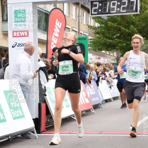 21.09.2025 - PSD Bank Halbmarathon Strokosch-Dieckow http://msf.ph/oto/8932445 21.09.2025 12:18:50 Ziel 1950, 2959, 2973, 2974, 3486, 3563, 3752, 3796 meine-sportfotos.de