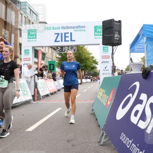 21.09.2025 - PSD Bank Halbmarathon Strokosch-Dieckow http://msf.ph/oto/8932563 21.09.2025 12:19:15 Ziel 1294, 3268, 3306, 3417, 3900 meine-sportfotos.de