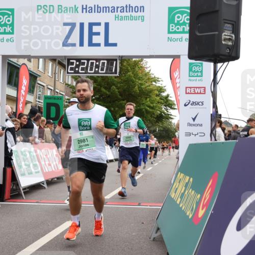 21.09.2025 - PSD Bank Halbmarathon Strokosch-Dieckow http://msf.ph/oto/8932579 21.09.2025 12:19:24 Ziel 2002, 2981, 3293, 3582, 3977 meine-sportfotos.de