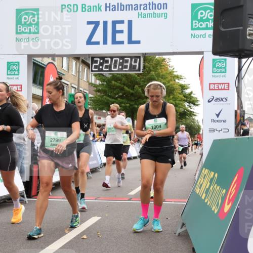21.09.2025 - PSD Bank Halbmarathon Strokosch-Dieckow http://msf.ph/oto/8932690 21.09.2025 12:19:58 Ziel 1004, 2714, 2799, 3111, 3122, 3253, 3264, 3265, 3501, 3528, 3567, 3580, 3678, 4067 meine-sportfotos.de