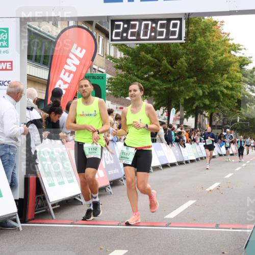 21.09.2025 - PSD Bank Halbmarathon Strokosch-Dieckow http://msf.ph/oto/8932782 21.09.2025 12:20:22 Ziel 1151, 1152, 3385 meine-sportfotos.de