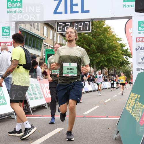 21.09.2025 - PSD Bank Halbmarathon Strokosch-Dieckow http://msf.ph/oto/8932931 21.09.2025 12:21:10 Ziel 1054, 1604, 1605, 1771, 2882, 3246, 3296, 3643, 3644, 3681, 3798 meine-sportfotos.de