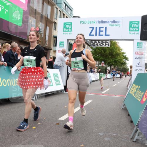 21.09.2025 - PSD Bank Halbmarathon Strokosch-Dieckow http://msf.ph/oto/8933071 21.09.2025 12:21:56 Ziel 1214, 3409, 3679, 3694 meine-sportfotos.de
