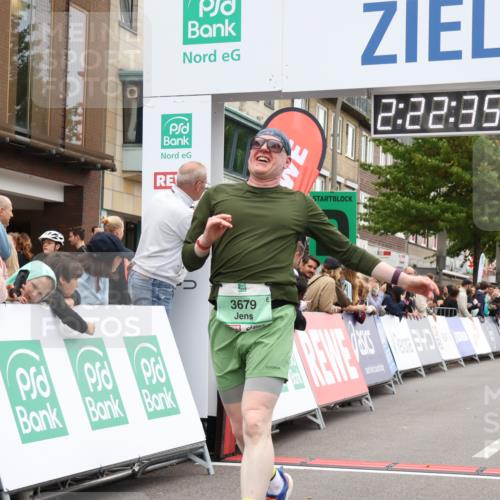 21.09.2025 - PSD Bank Halbmarathon Strokosch-Dieckow http://msf.ph/oto/8933083 21.09.2025 12:21:58 Ziel 3409, 3679, 3694 meine-sportfotos.de