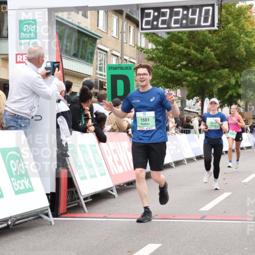21.09.2025 - PSD Bank Halbmarathon Strokosch-Dieckow http://msf.ph/oto/8933105 21.09.2025 12:22:04 Ziel 1551, 3629, 3679, 4030 meine-sportfotos.de