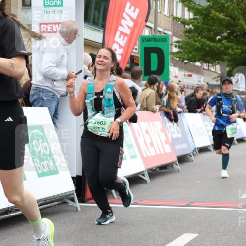 21.09.2025 - PSD Bank Halbmarathon Strokosch-Dieckow http://msf.ph/oto/8933181 21.09.2025 12:22:20 Ziel 2560, 3305, 3327, 3432, 3562, 3636, 3890 meine-sportfotos.de