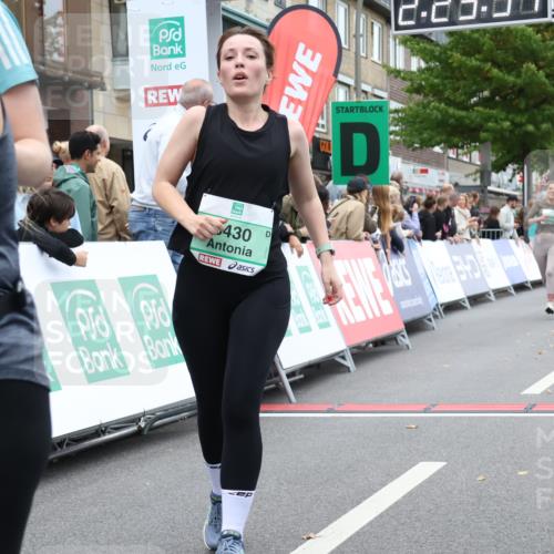 21.09.2025 - PSD Bank Halbmarathon Strokosch-Dieckow http://msf.ph/oto/8933265 21.09.2025 12:22:54 Ziel 1148, 1149, 3383, 3430, 3683, 3754, 4008 meine-sportfotos.de