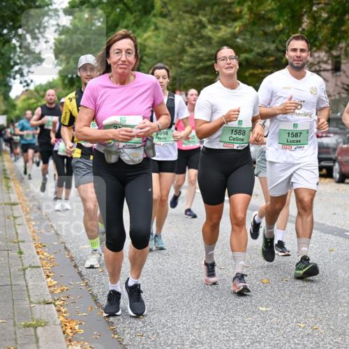21.09.2025 - PSD Bank Halbmarathon Dr. Thomas Lammeyer http://msf.ph/oto/8933311 21.09.2025 10:54:12 Laufen 6698, 1588, 1587, 1589 meine-sportfotos.de