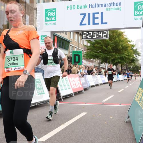 21.09.2025 - PSD Bank Halbmarathon Strokosch-Dieckow http://msf.ph/oto/8933312 21.09.2025 12:23:05 Ziel 1675, 3383, 3535, 3683, 3724, 3765 meine-sportfotos.de