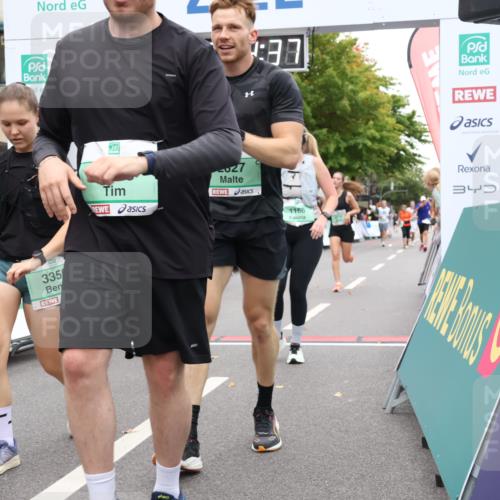 21.09.2025 - PSD Bank Halbmarathon Strokosch-Dieckow http://msf.ph/oto/8933495 21.09.2025 12:24:01 Ziel 1166, 1380, 2729, 2810, 2827, 3359, 3546 meine-sportfotos.de