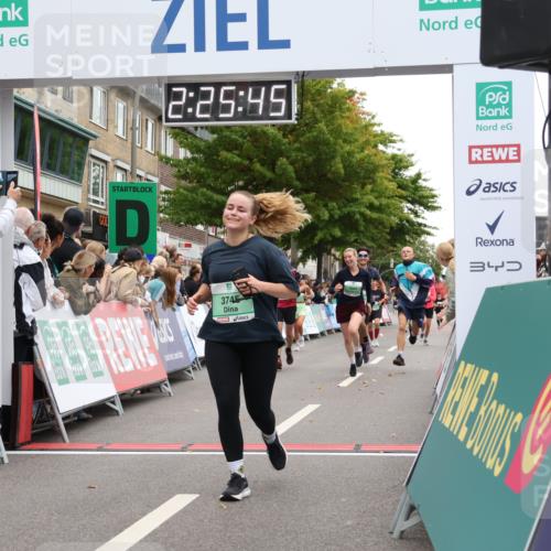 21.09.2025 - PSD Bank Halbmarathon Strokosch-Dieckow http://msf.ph/oto/8933682 21.09.2025 12:25:09 Ziel 1654, 1655, 1808, 3745, 3762, 4014 meine-sportfotos.de