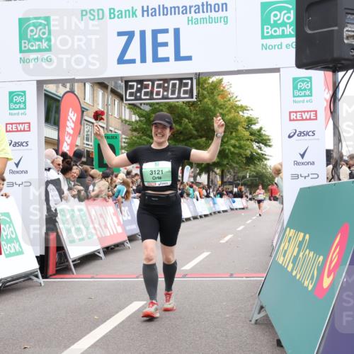 21.09.2025 - PSD Bank Halbmarathon Strokosch-Dieckow http://msf.ph/oto/8933740 21.09.2025 12:25:26 Ziel 3121, 3436, 3682 meine-sportfotos.de