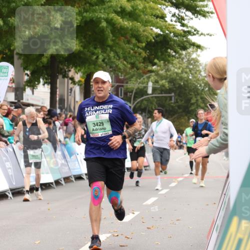 21.09.2025 - PSD Bank Halbmarathon Strokosch-Dieckow http://msf.ph/oto/8933775 21.09.2025 12:26:00 Ziel 3429, 3548 meine-sportfotos.de