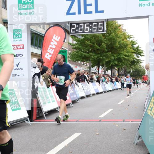 21.09.2025 - PSD Bank Halbmarathon Strokosch-Dieckow http://msf.ph/oto/8933869 21.09.2025 12:26:18 Ziel 3227, 3504, 3829 meine-sportfotos.de