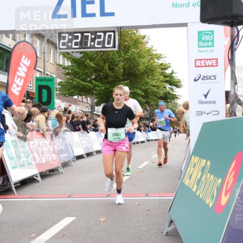 21.09.2025 - PSD Bank Halbmarathon Strokosch-Dieckow http://msf.ph/oto/8933963 21.09.2025 12:26:43 Ziel 1681, 2903, 3276, 3514, 3686, 3813 meine-sportfotos.de