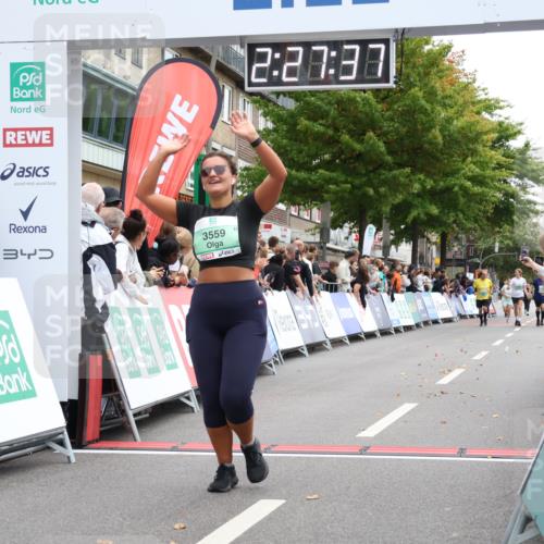 21.09.2025 - PSD Bank Halbmarathon Strokosch-Dieckow http://msf.ph/oto/8934014 21.09.2025 12:27:00 Ziel 3518, 3559 meine-sportfotos.de