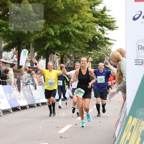 21.09.2025 - PSD Bank Halbmarathon Strokosch-Dieckow http://msf.ph/oto/8934024 21.09.2025 12:27:07 Ziel 3353, 3559 meine-sportfotos.de