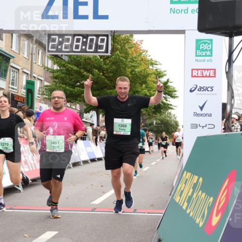 21.09.2025 - PSD Bank Halbmarathon Strokosch-Dieckow http://msf.ph/oto/8934118 21.09.2025 12:27:32 Ziel 1269, 1270, 3451, 3661, 3989 meine-sportfotos.de