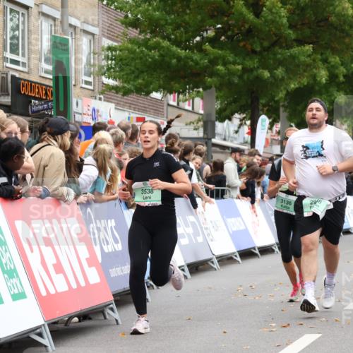 21.09.2025 - PSD Bank Halbmarathon Strokosch-Dieckow http://msf.ph/oto/8934197 21.09.2025 12:27:51 Ziel 2906, 3136, 3457, 3472, 3538 meine-sportfotos.de
