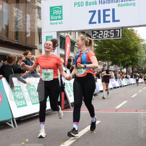 21.09.2025 - PSD Bank Halbmarathon Strokosch-Dieckow http://msf.ph/oto/8934289 21.09.2025 12:28:20 Ziel 1677, 3478, 3481, 3600, 3615, 3658 meine-sportfotos.de