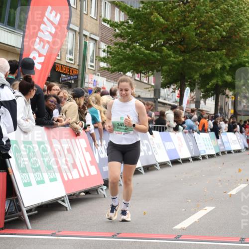 21.09.2025 - PSD Bank Halbmarathon Strokosch-Dieckow http://msf.ph/oto/8934336 21.09.2025 12:28:33 Ziel 2726, 3000, 3422, 3776 meine-sportfotos.de