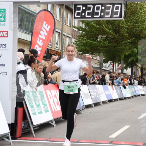 21.09.2025 - PSD Bank Halbmarathon Strokosch-Dieckow http://msf.ph/oto/8934424 21.09.2025 12:29:03 Ziel 1065, 1573, 3239, 3684, 3685 meine-sportfotos.de