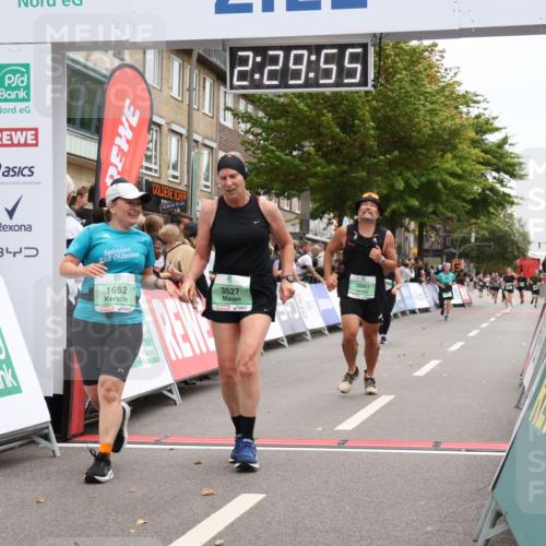 21.09.2025 - PSD Bank Halbmarathon Strokosch-Dieckow http://msf.ph/oto/8934476 21.09.2025 12:29:19 Ziel 1652, 3527, 3633, 3880, 3981 meine-sportfotos.de