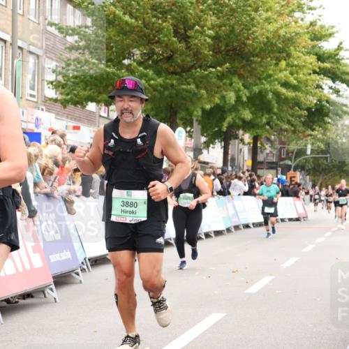 21.09.2025 - PSD Bank Halbmarathon Strokosch-Dieckow http://msf.ph/oto/8934481 21.09.2025 12:29:20 Ziel 1652, 3527, 3880, 3981 meine-sportfotos.de