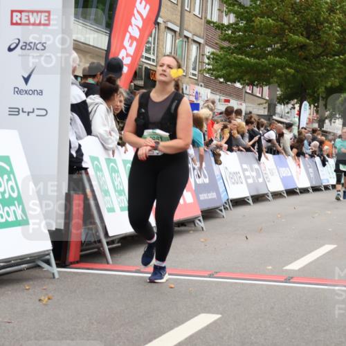 21.09.2025 - PSD Bank Halbmarathon Strokosch-Dieckow http://msf.ph/oto/8934491 21.09.2025 12:29:24 Ziel 1652, 3527, 3880, 3981 meine-sportfotos.de