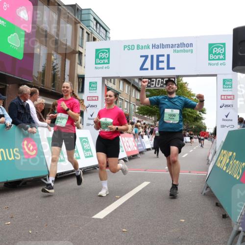 21.09.2025 - PSD Bank Halbmarathon Strokosch-Dieckow http://msf.ph/oto/8934584 21.09.2025 12:30:14 Ziel 1030, 1467, 2667, 3287, 3351 meine-sportfotos.de