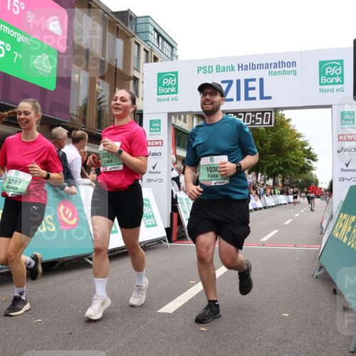 21.09.2025 - PSD Bank Halbmarathon Strokosch-Dieckow http://msf.ph/oto/8934586 21.09.2025 12:30:14 Ziel 1030, 1467, 2667, 3287, 3351 meine-sportfotos.de