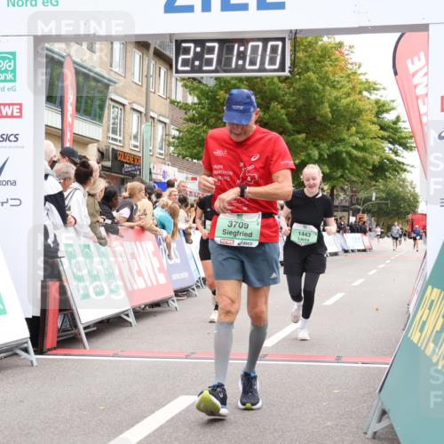 21.09.2025 - PSD Bank Halbmarathon Strokosch-Dieckow http://msf.ph/oto/8934614 21.09.2025 12:30:24 Ziel 1443, 3709, 4043 meine-sportfotos.de