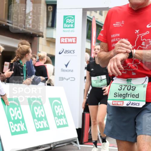 21.09.2025 - PSD Bank Halbmarathon Strokosch-Dieckow http://msf.ph/oto/8934618 21.09.2025 12:30:26 Ziel 1443, 3709, 4043 meine-sportfotos.de