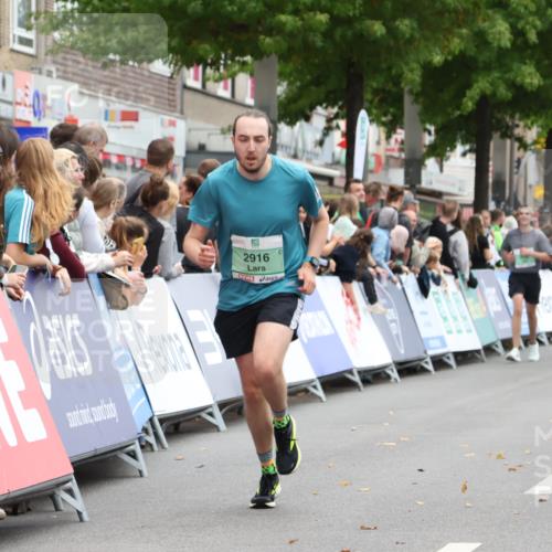 21.09.2025 - PSD Bank Halbmarathon Strokosch-Dieckow http://msf.ph/oto/8934834 21.09.2025 12:31:51 Ziel 2916, 3458 meine-sportfotos.de