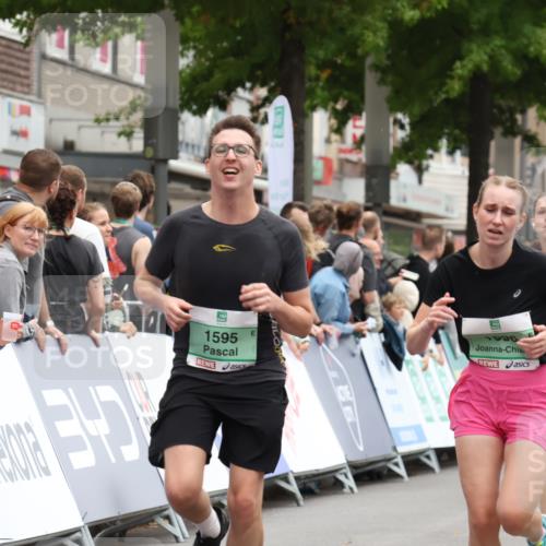 21.09.2025 - PSD Bank Halbmarathon Strokosch-Dieckow http://msf.ph/oto/8934867 21.09.2025 12:32:10 Ziel 1595, 1596, 3789 meine-sportfotos.de