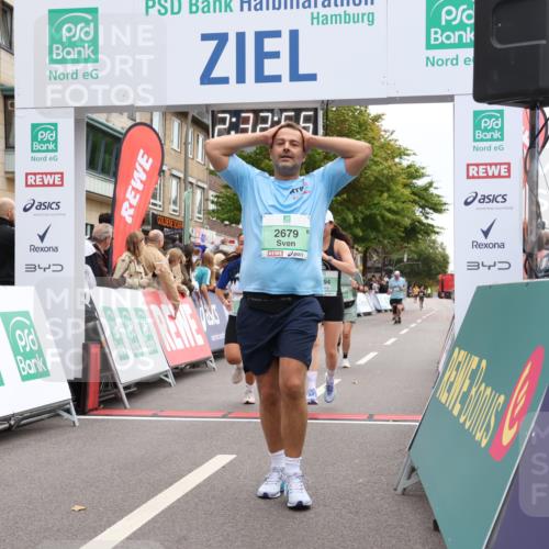 21.09.2025 - PSD Bank Halbmarathon Strokosch-Dieckow http://msf.ph/oto/8934905 21.09.2025 12:32:18 Ziel 1595, 1596, 2679, 3289, 3316, 3789, 3994 meine-sportfotos.de