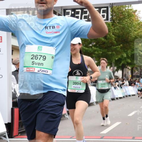 21.09.2025 - PSD Bank Halbmarathon Strokosch-Dieckow http://msf.ph/oto/8934910 21.09.2025 12:32:19 Ziel 1595, 1596, 2679, 3289, 3316, 3789, 3994 meine-sportfotos.de