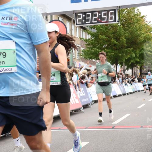 21.09.2025 - PSD Bank Halbmarathon Strokosch-Dieckow http://msf.ph/oto/8934912 21.09.2025 12:32:20 Ziel 1595, 1596, 2679, 3289, 3316, 3789, 3994 meine-sportfotos.de