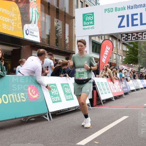 21.09.2025 - PSD Bank Halbmarathon Strokosch-Dieckow http://msf.ph/oto/8934925 21.09.2025 12:32:22 Ziel 2679, 3289, 3316, 3789, 3994 meine-sportfotos.de
