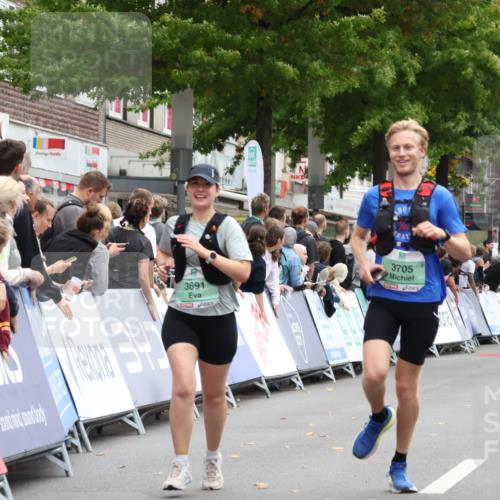 21.09.2025 - PSD Bank Halbmarathon Strokosch-Dieckow http://msf.ph/oto/8935006 21.09.2025 12:33:14 Ziel 3691, 3705 meine-sportfotos.de