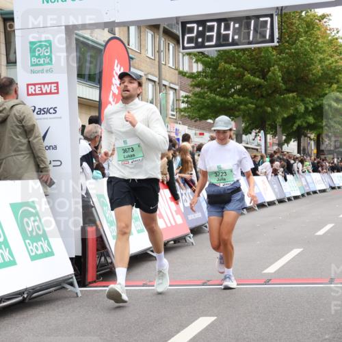 21.09.2025 - PSD Bank Halbmarathon Strokosch-Dieckow http://msf.ph/oto/8935089 21.09.2025 12:33:41 Ziel 3673, 3723 meine-sportfotos.de