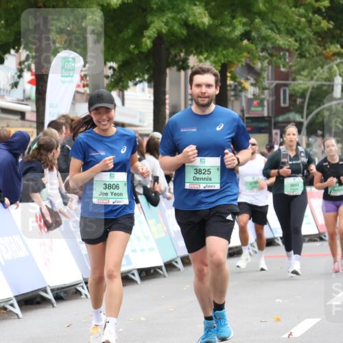 21.09.2025 - PSD Bank Halbmarathon Strokosch-Dieckow http://msf.ph/oto/8935110 21.09.2025 12:34:00 Ziel 3401, 3806, 3825 meine-sportfotos.de